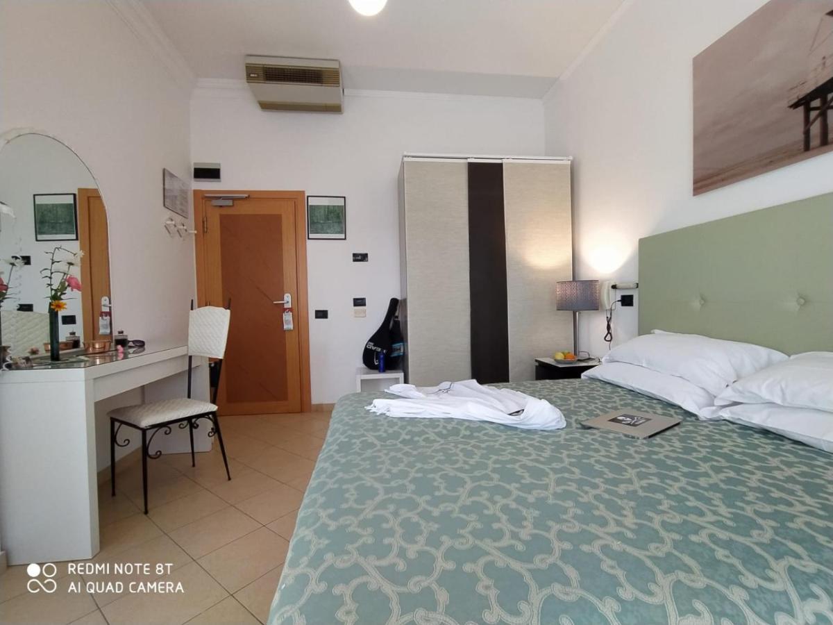 Hotel San Giorgio Savoia Bellaria-Igea Marina Exterior foto