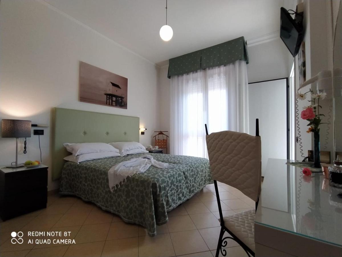 Hotel San Giorgio Savoia Bellaria-Igea Marina Exterior foto